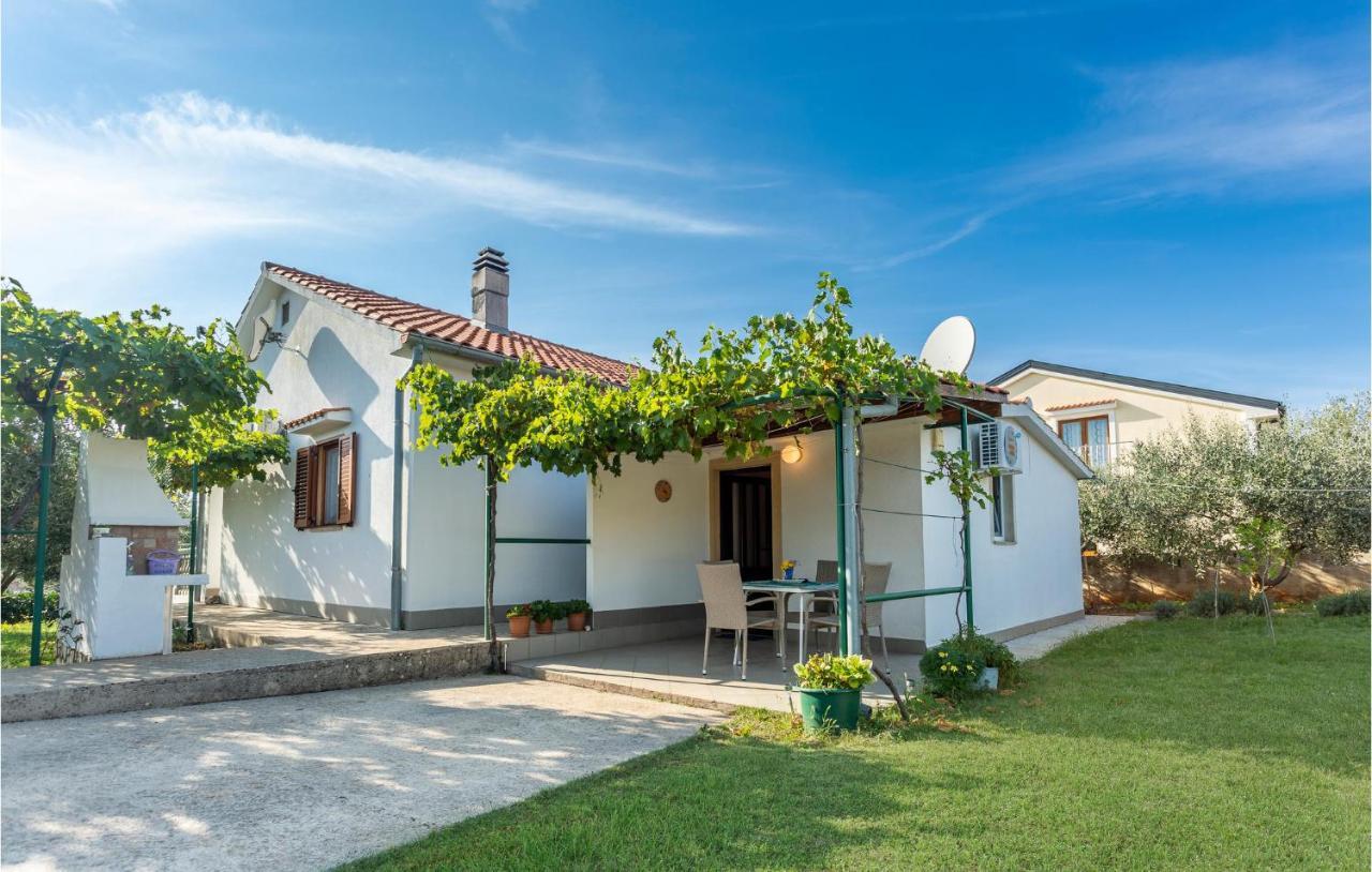 1 Bedroom Beautiful Apartment In Linardići المظهر الخارجي الصورة