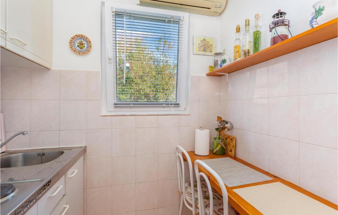 1 Bedroom Beautiful Apartment In Linardići المظهر الخارجي الصورة