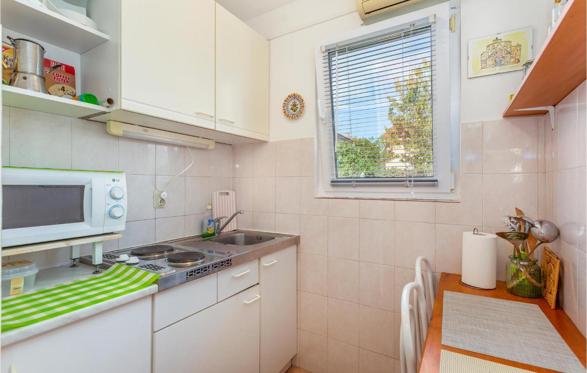 1 Bedroom Beautiful Apartment In Linardići المظهر الخارجي الصورة